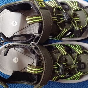 Vitike Boys Sandals Size 3.5